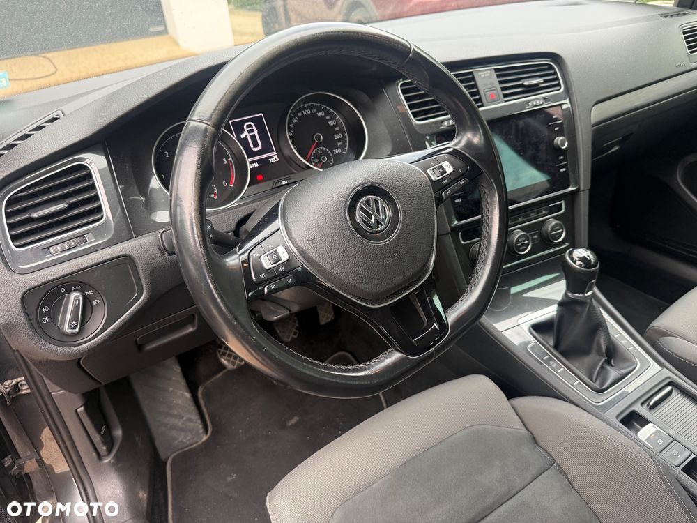 Volkswagen Golf - 15