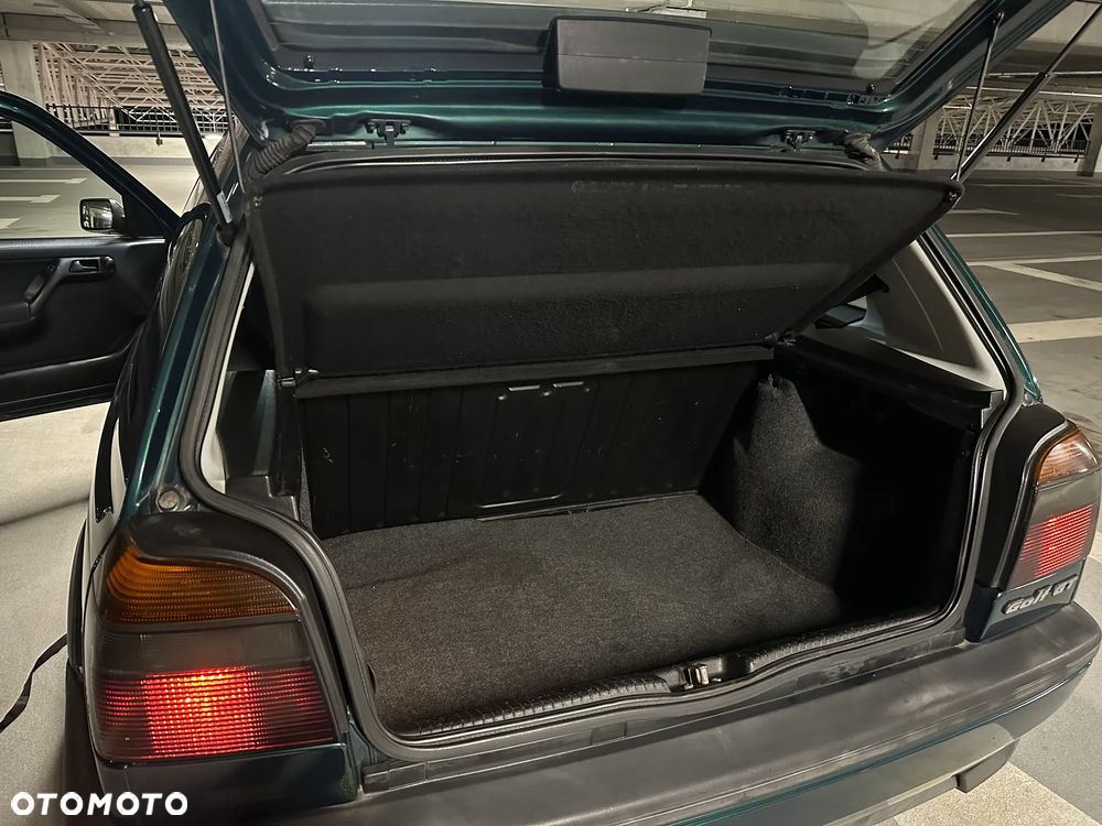 Volkswagen Golf - 10