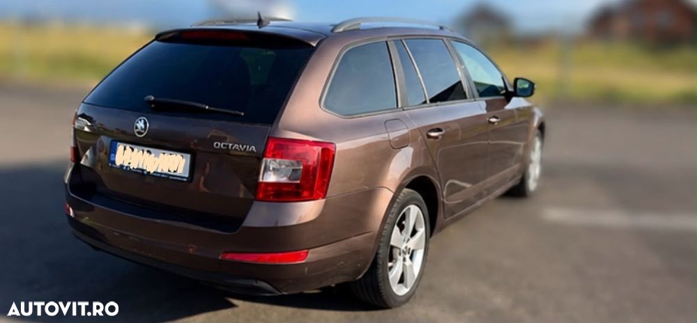 Skoda Octavia 2.0 TDI DSG Style - 6