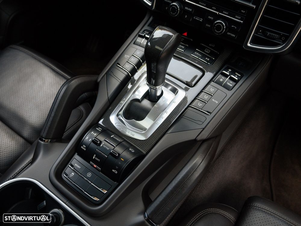 Porsche Cayenne S - 31