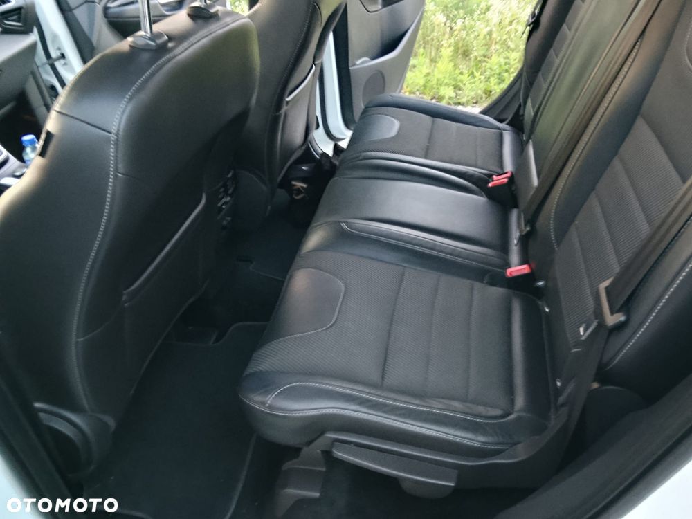Ford Kuga - 9