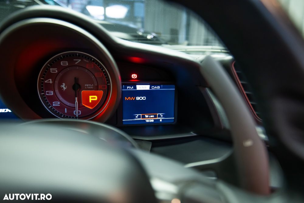 Ferrari 488 Spider - 26