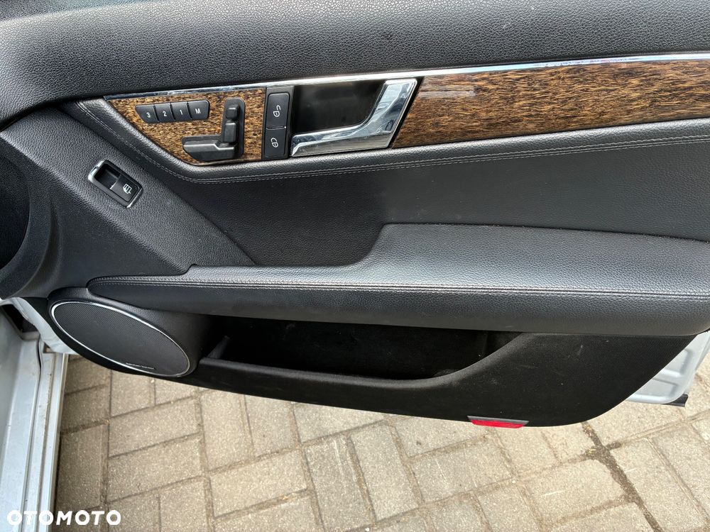 Mercedes-Benz Klasa C 280 4Matic 7G-TRONIC Elegance - 11