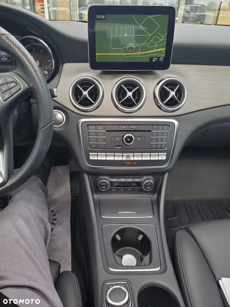 Mercedes-Benz GLA 250 4Matic 7G-DCT AMG Line - 15