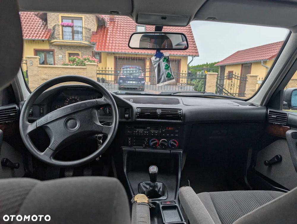 BMW Seria 5 520i - 8