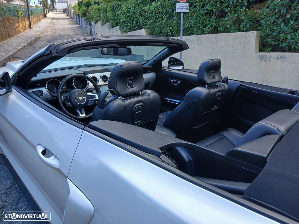 Ford Mustang 2.3i EcoBoost — fotografia 25