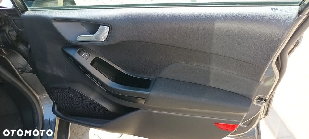 Ford Fiesta - 12