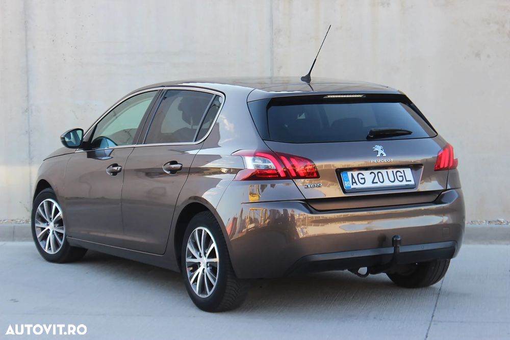 Peugeot 308 1.2 L PureTech Turbo Access - 16