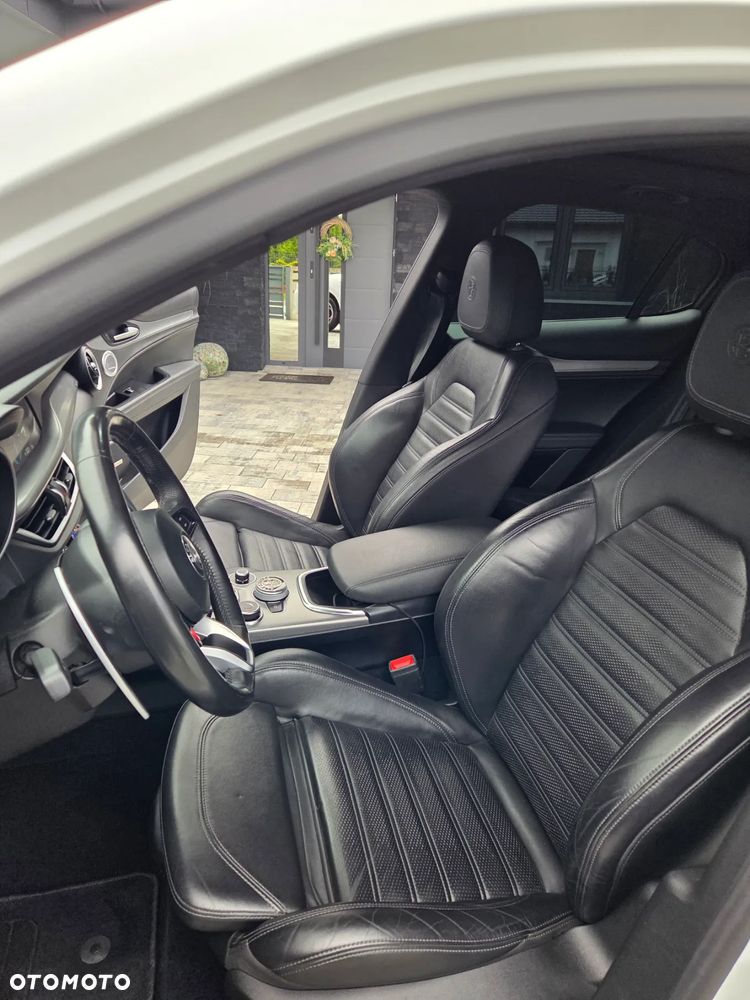 Alfa Romeo Stelvio 2.0 Turbo Veloce TI Q4 - 23