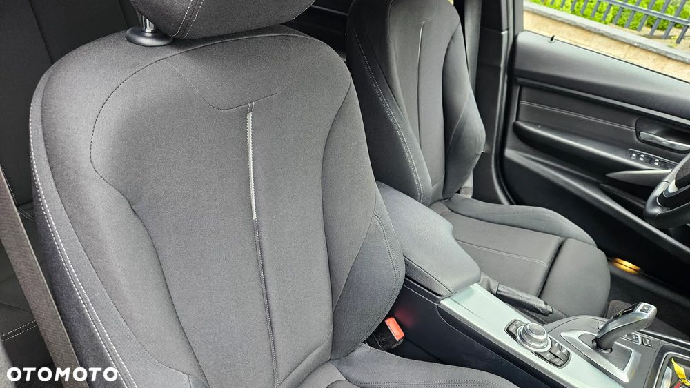 BMW Seria 3 325d - 18