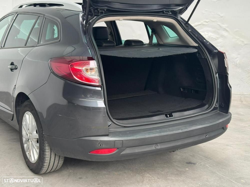 Renault Mégane Sport Tourer - 16