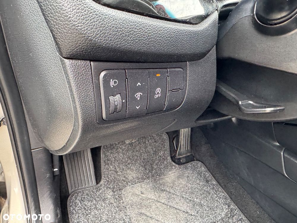 Kia Ceed 1.6 GDI Business Line - 22