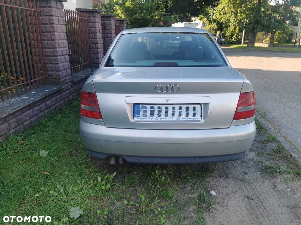 Audi A4 Limousine - 3