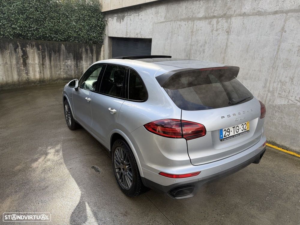 Porsche Cayenne Platinum Edition - 18