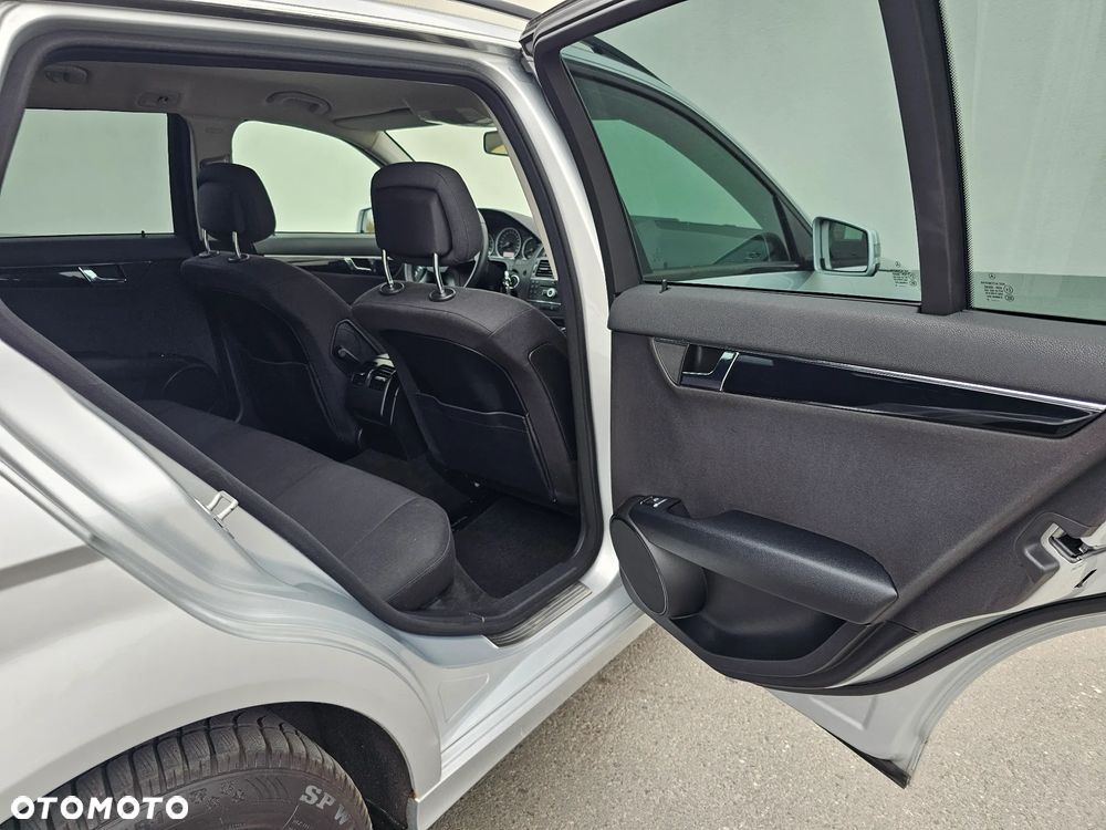 Mercedes-Benz Klasa C 220 CDI DPF Automatik - 19