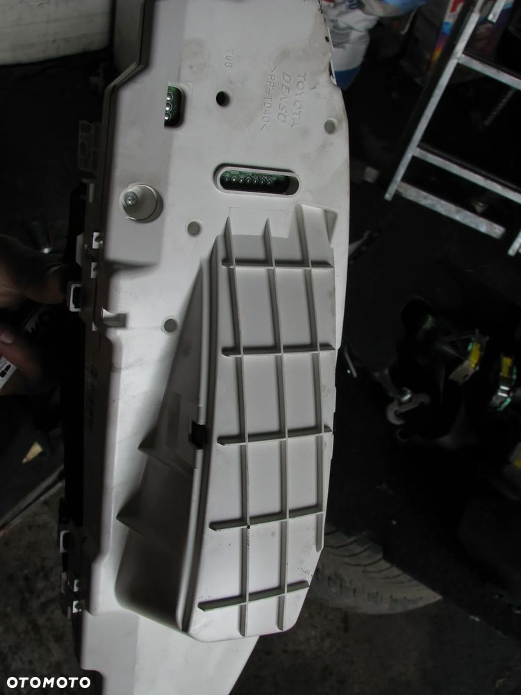 ZEGARY LICZNIK TOYOTA YARIS 2 1.4 D4D 2006 83800-0D690-D - 2