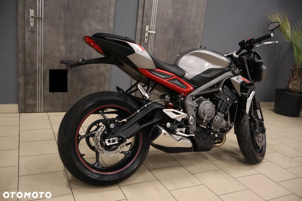 Triumph Street Triple - 14