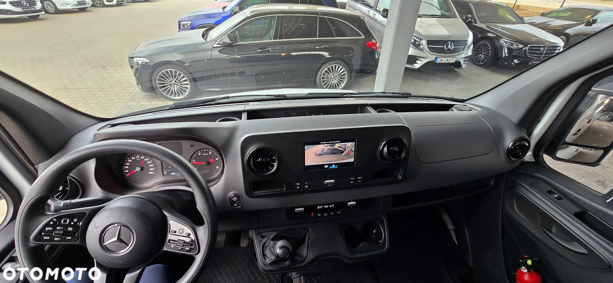 Mercedes-Benz Sprinter - 13