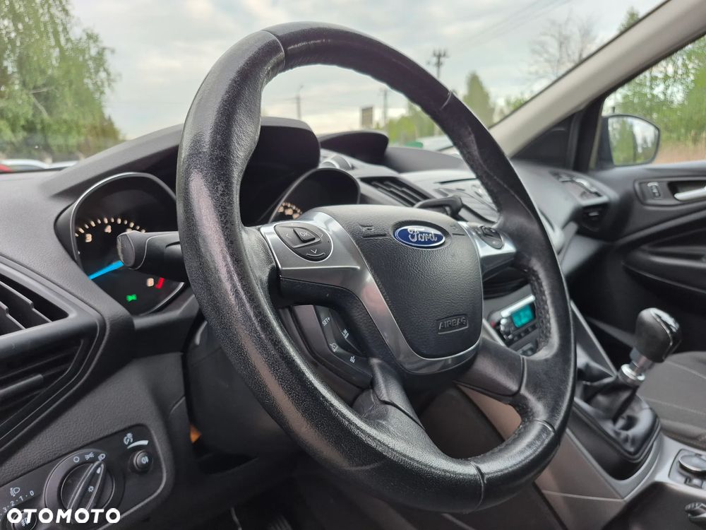 Ford Kuga 1.6 EcoBoost 2x4 Titanium - 28