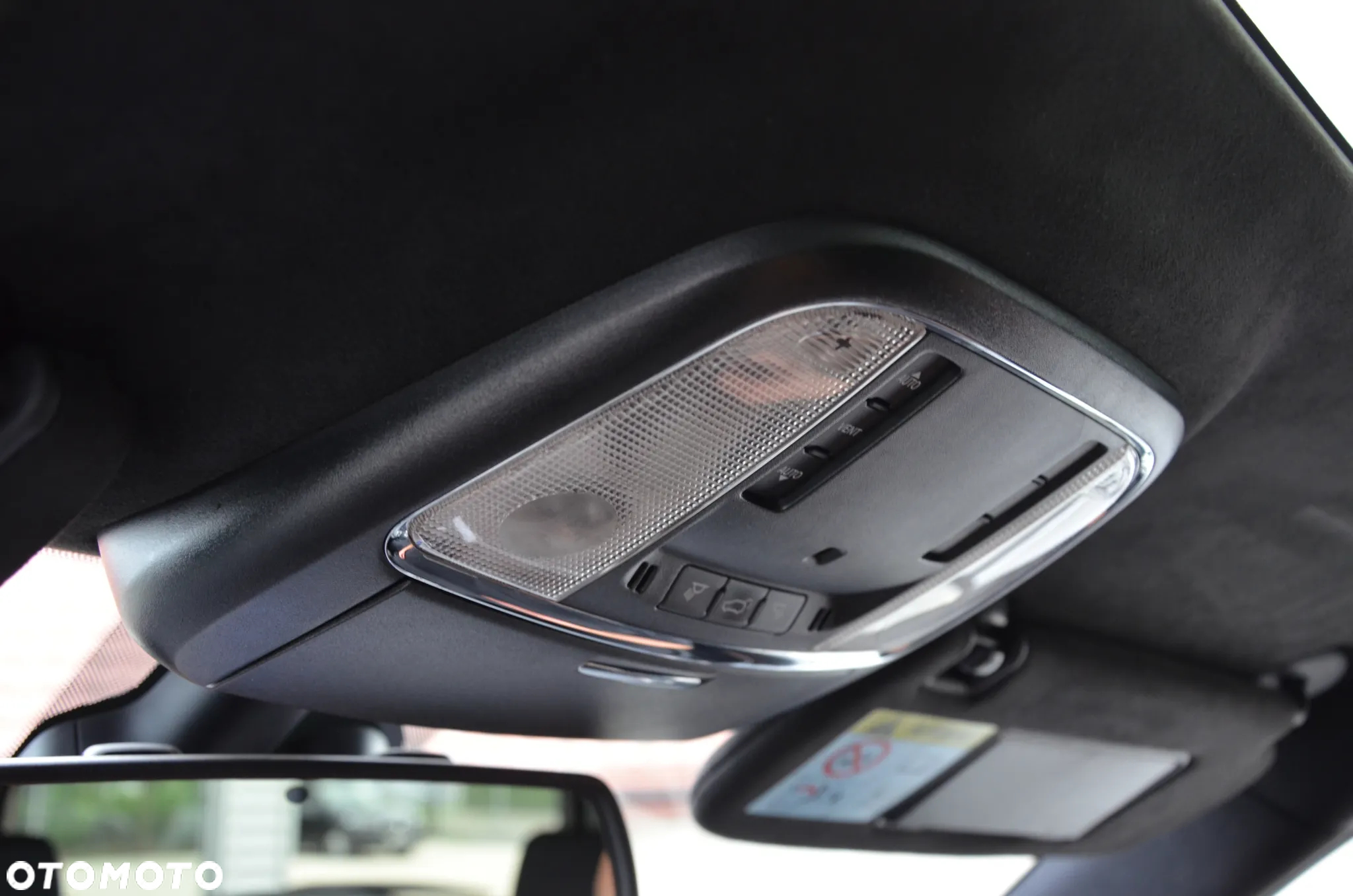 Jeep Grand Cherokee 3.0 CRD Overland Summit - 38