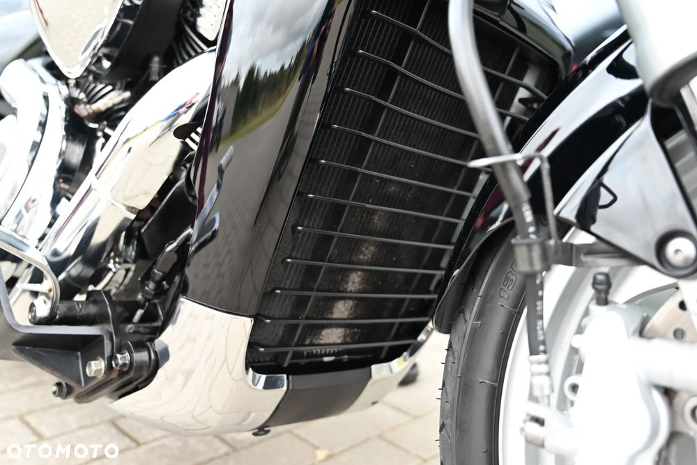 Suzuki Intruder - 19