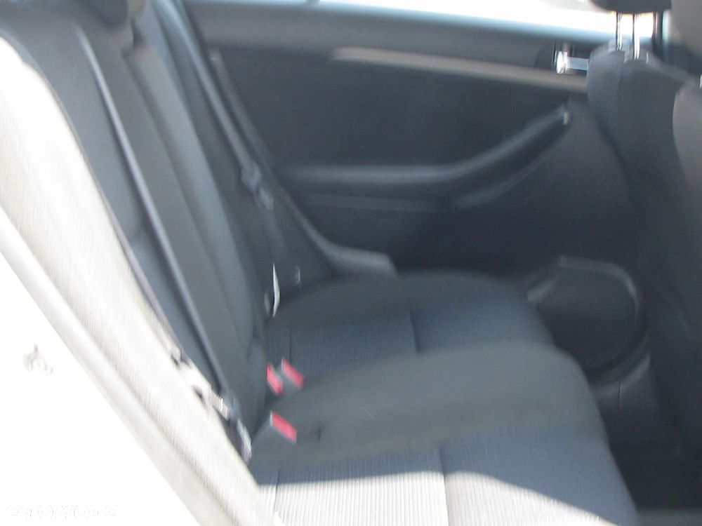 Toyota Avensis 2.0 D-4D Sol - 10