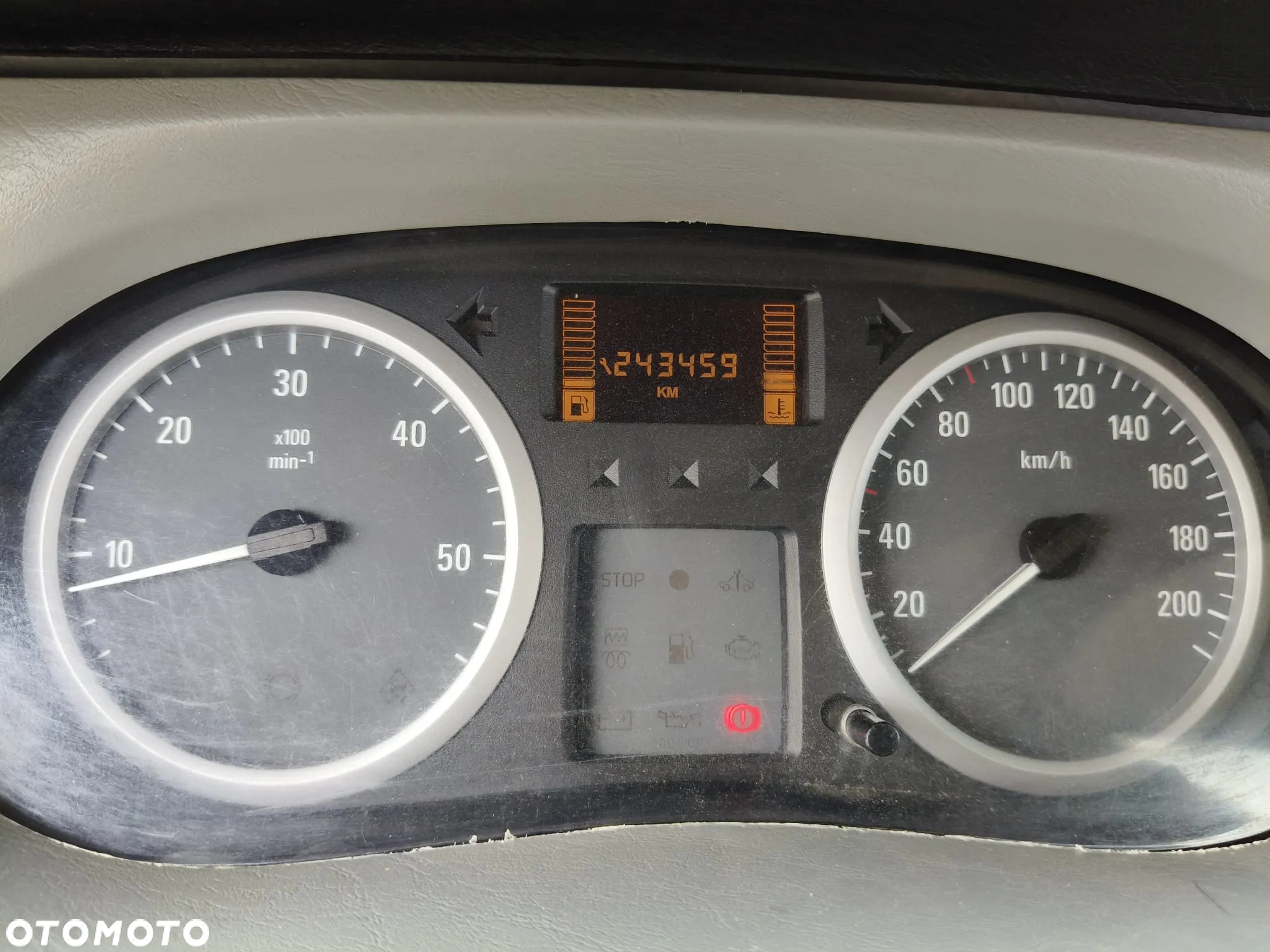 Opel Vivaro - 8