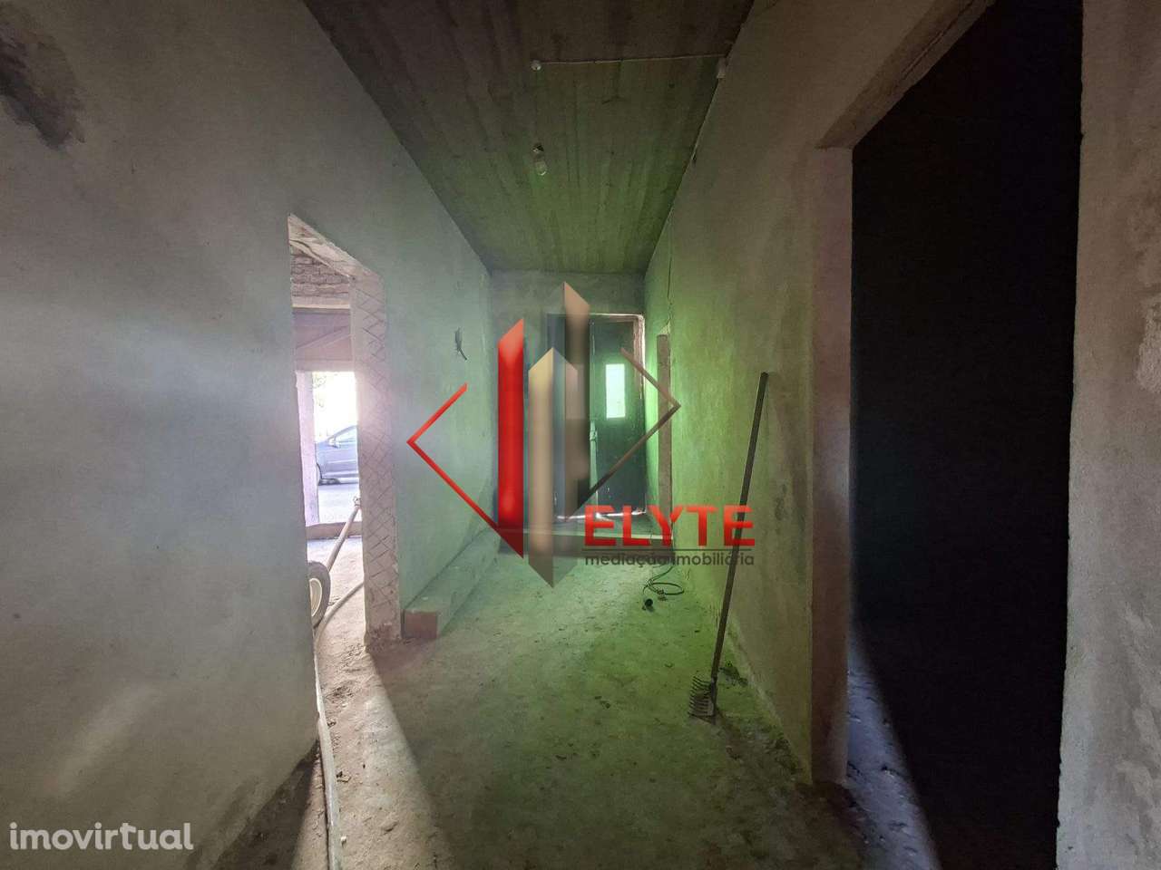 Moradia para recuperar em Almeirim - Grande imagem: 2/21