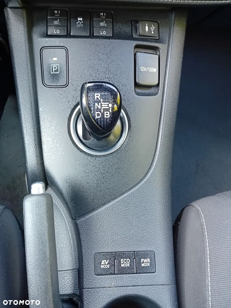 Toyota Auris Hybrid 135 Prestige - 24