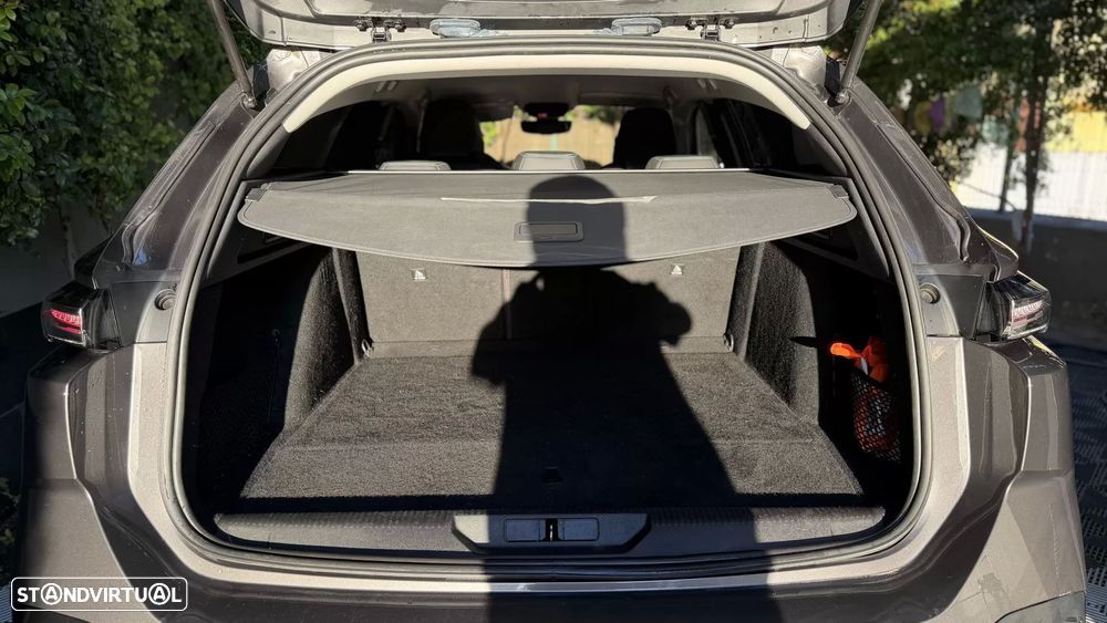 Peugeot 308 SW 1.6 Hybrid Allure e-EAT8 - 23