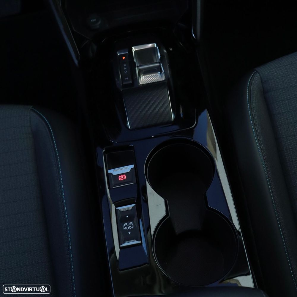 Peugeot 2008 1.2 PureTech Allure Pack EAT8 - 22