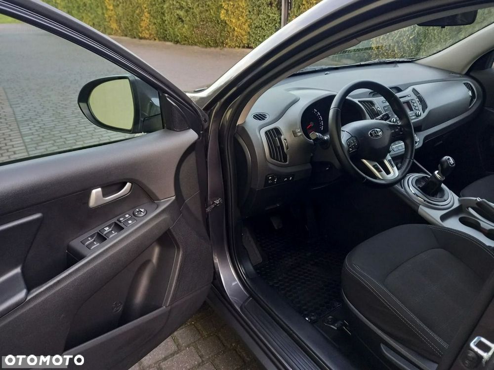 Kia Sportage 1.7 CRDI 2WD Dream-Team Edition - 27