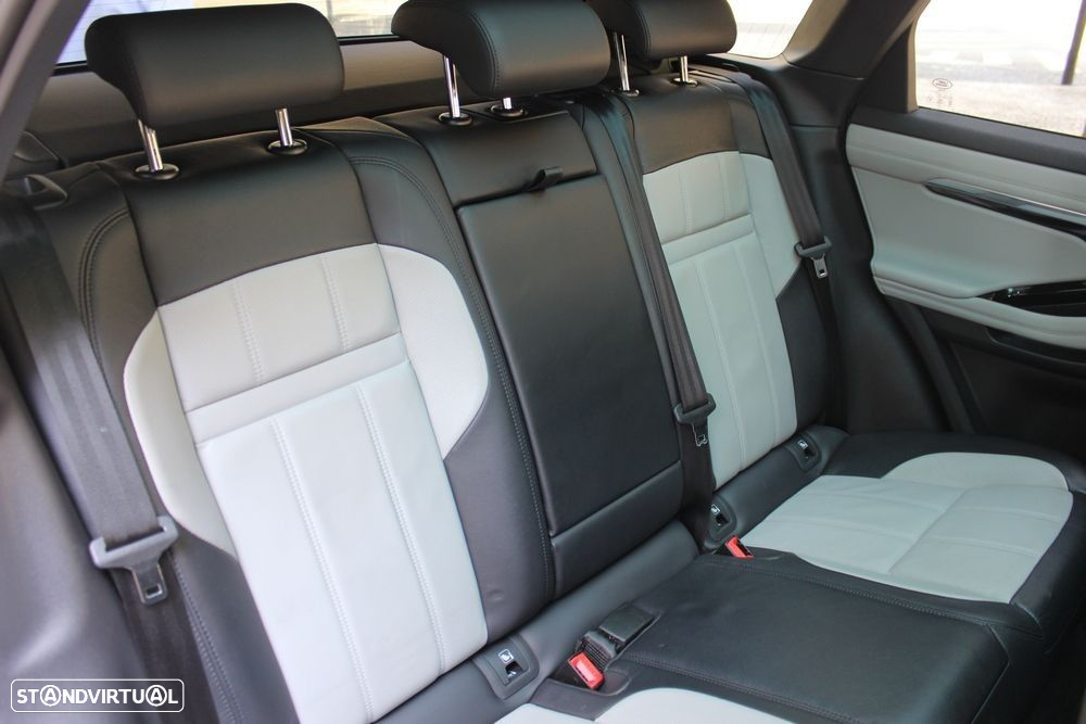 Land Rover Range Rover Evoque 1.5 P300e AWD R-Dynamic Auto - 24