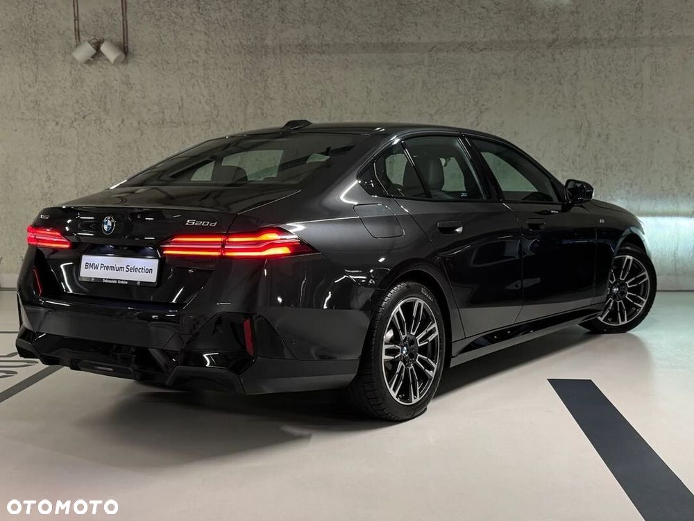 BMW Seria 5 520d xDrive mHEV M Sport - 23