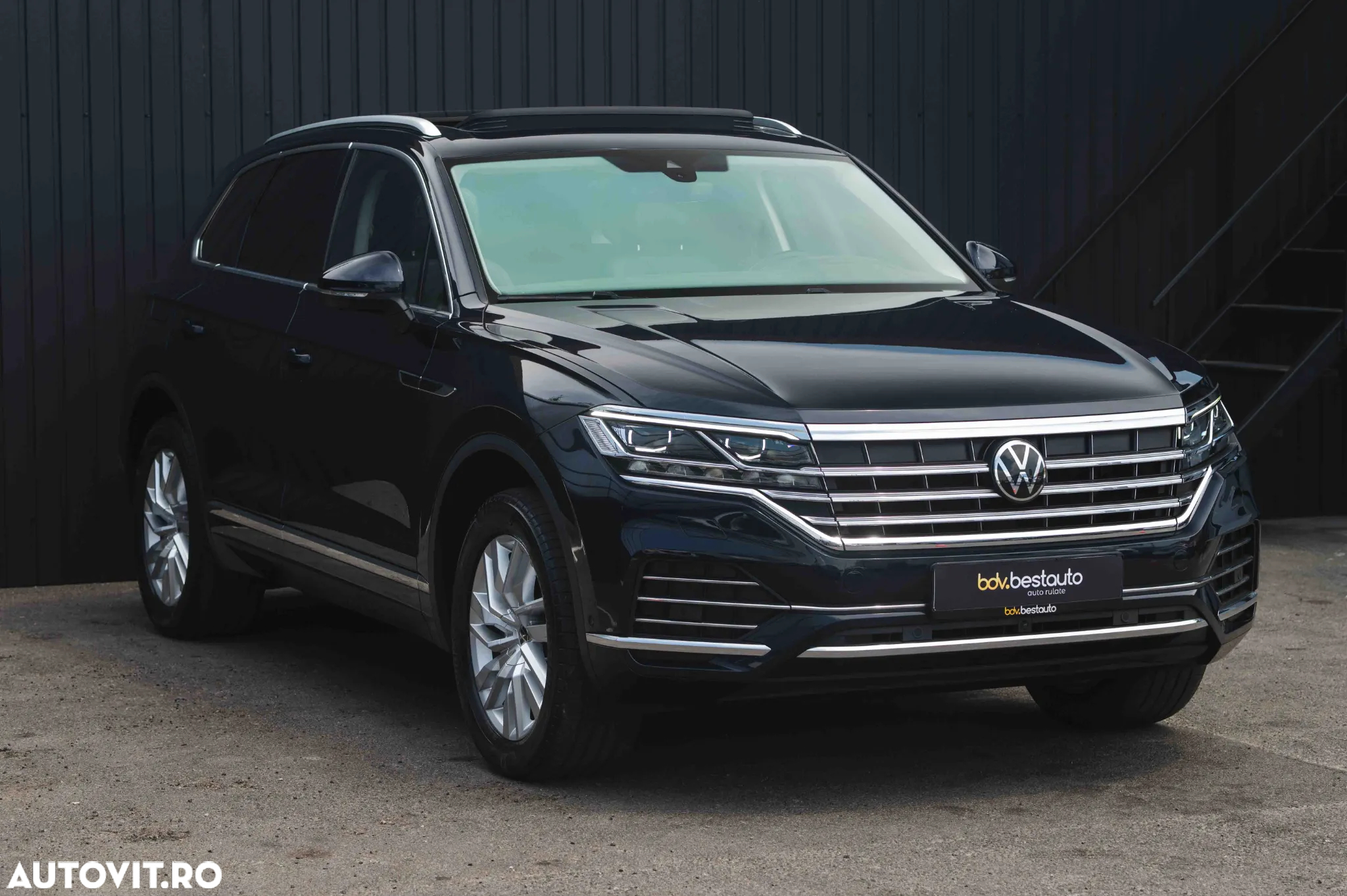 Volkswagen Touareg V6 TDI 4MOTION Elegance - 3