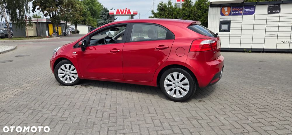 Kia Rio 1.2 Fifa World Cup Edition - 11