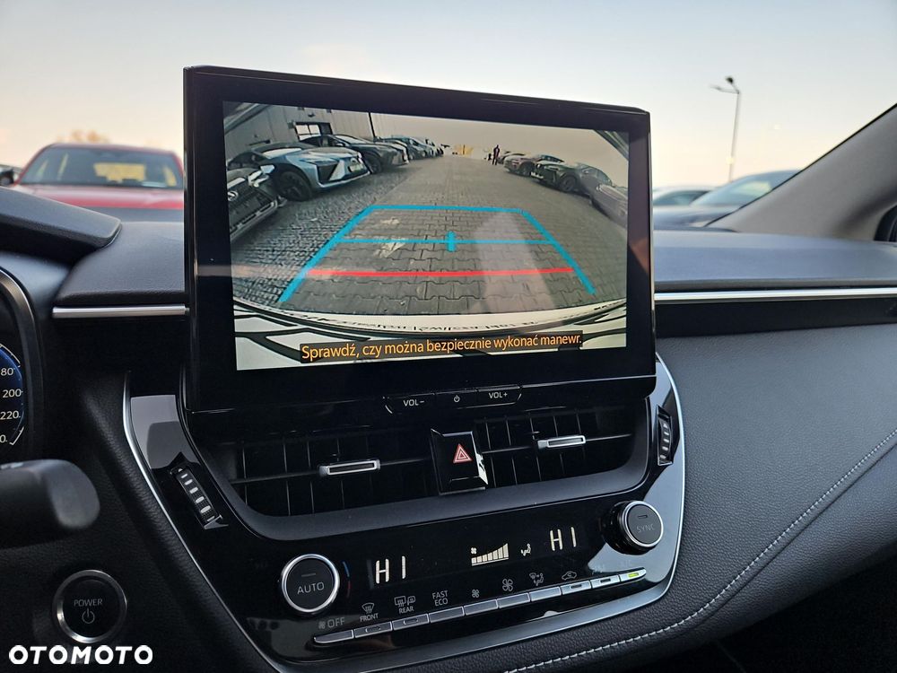 Toyota Corolla 1.8 Hybrid Comfort - 23