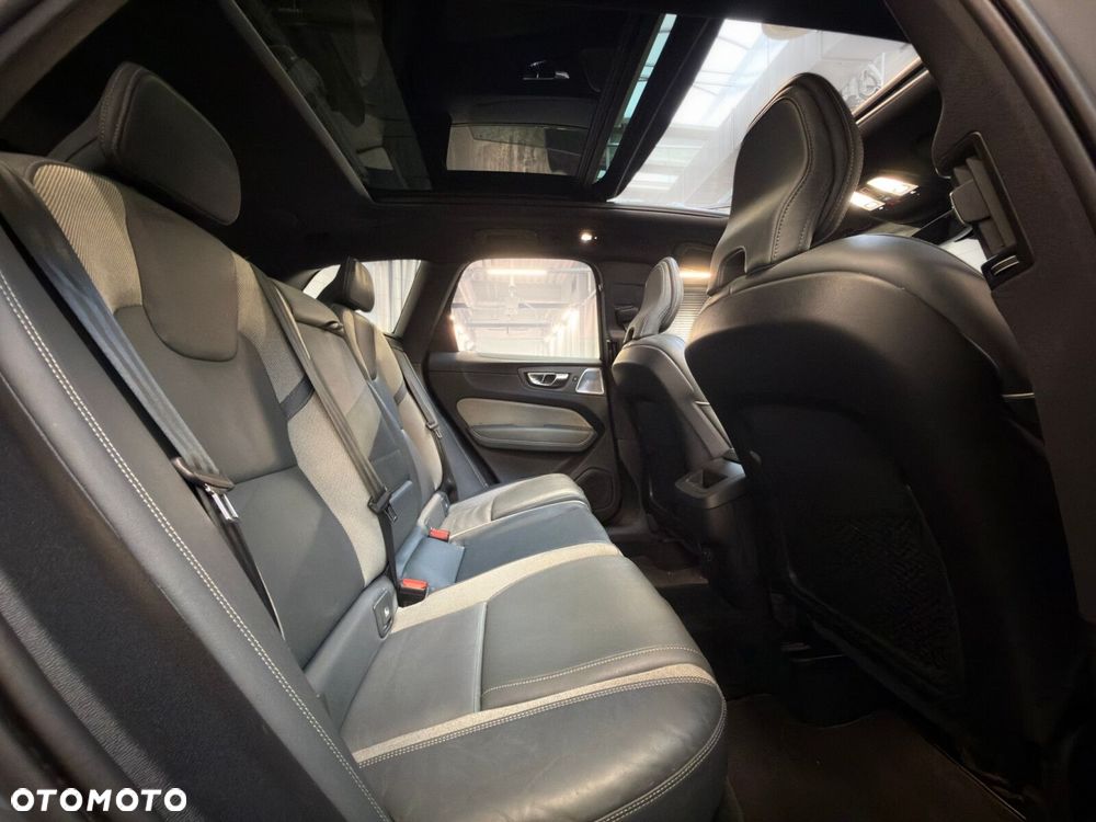 Volvo XC 60 B5 B AWD R-Design - 30