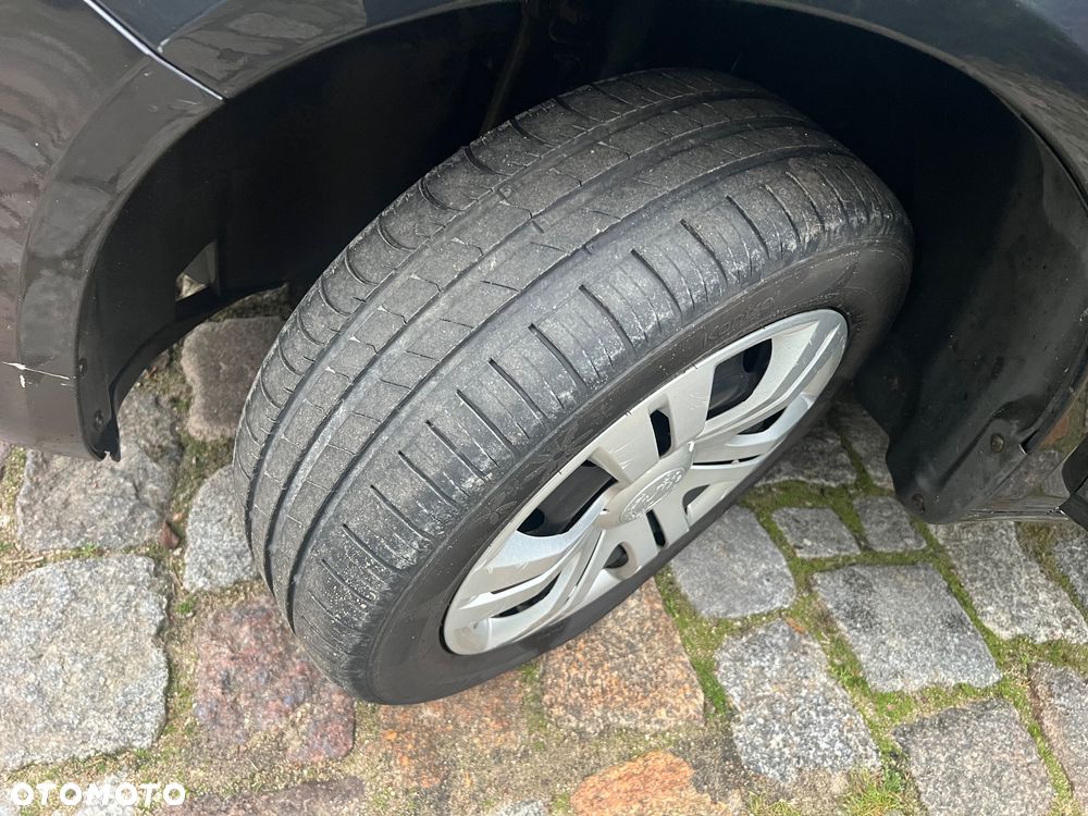 Skoda Roomster 1.2 Fresh - 26