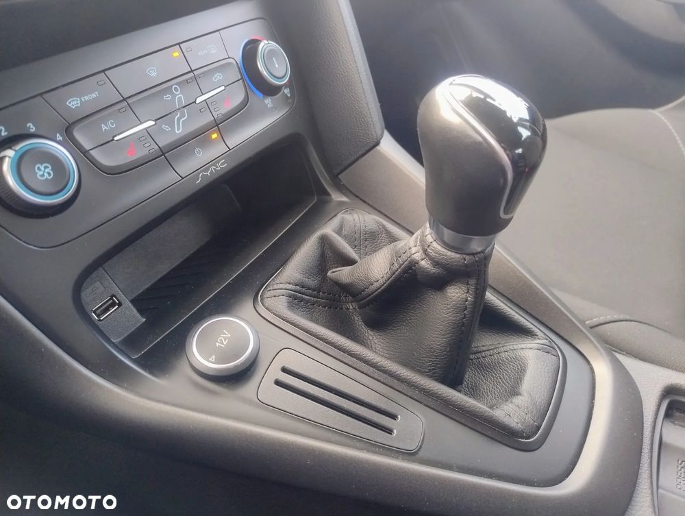 Ford Focus 1.6 Gold X - 29