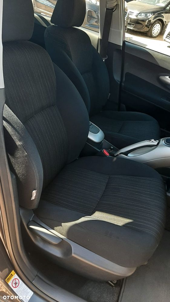 Toyota Auris 1.6 VVT-i Sol - 16