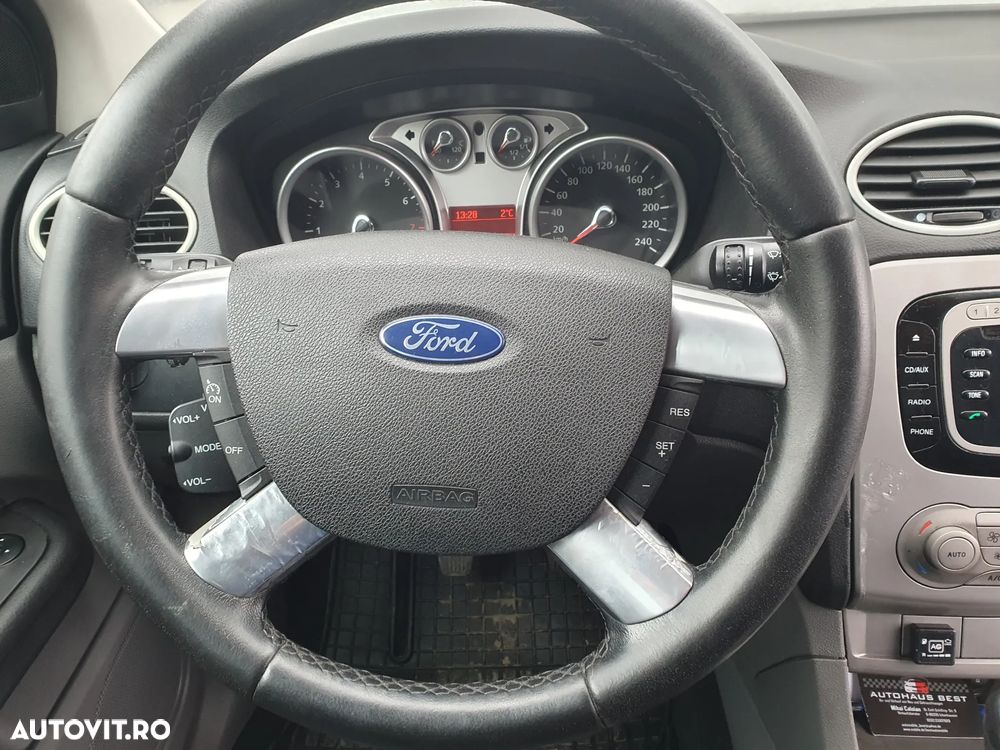 Ford Focus 1.6i Ti-VCT Ghia - 16