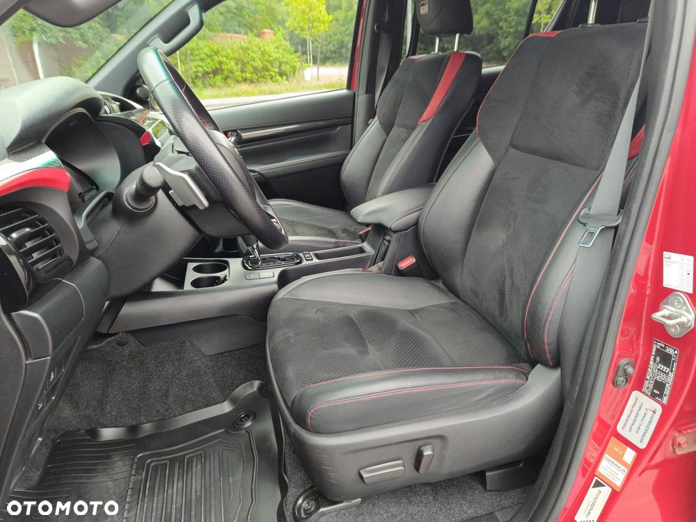 Toyota Hilux 2.8 D-4D Double Cab GR Sport 4x4 - 17