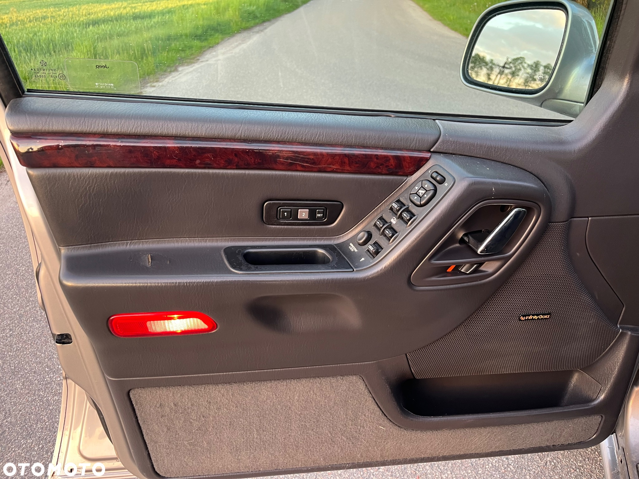 Jeep Grand Cherokee 4.7 Limited - 26