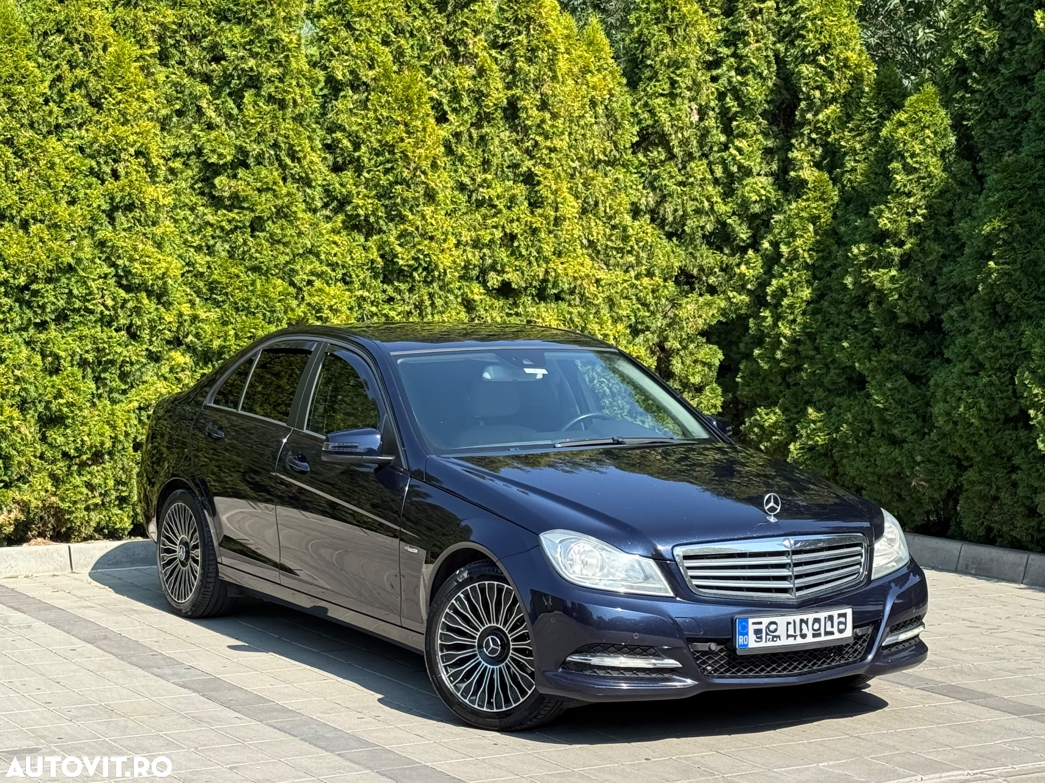 Mercedes-Benz C - 8