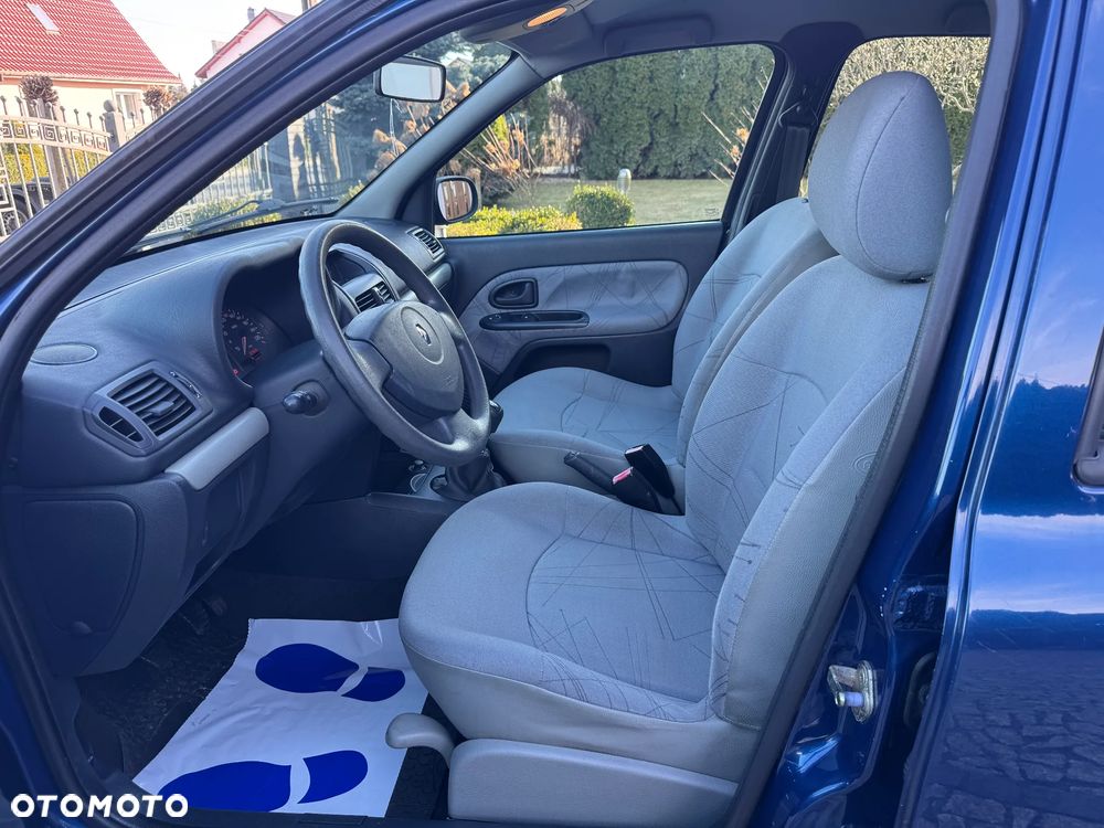 Renault Clio 1.2 16V Emotion - 25