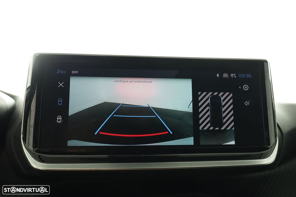 Peugeot 2008 1.2 PureTech Allure EAT8 - 12