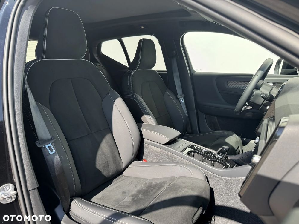 Volvo XC 40 B4 AWD Ultimate Dark - 17