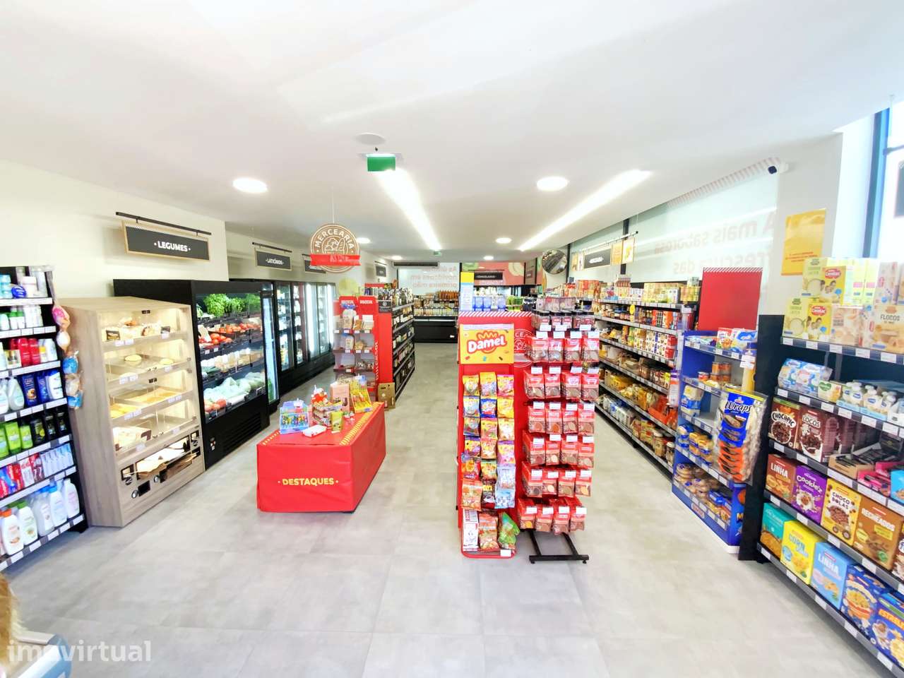 Trespasse Supermercado em funcionamento - Tenões, Braga - Grande imagem: 2/7