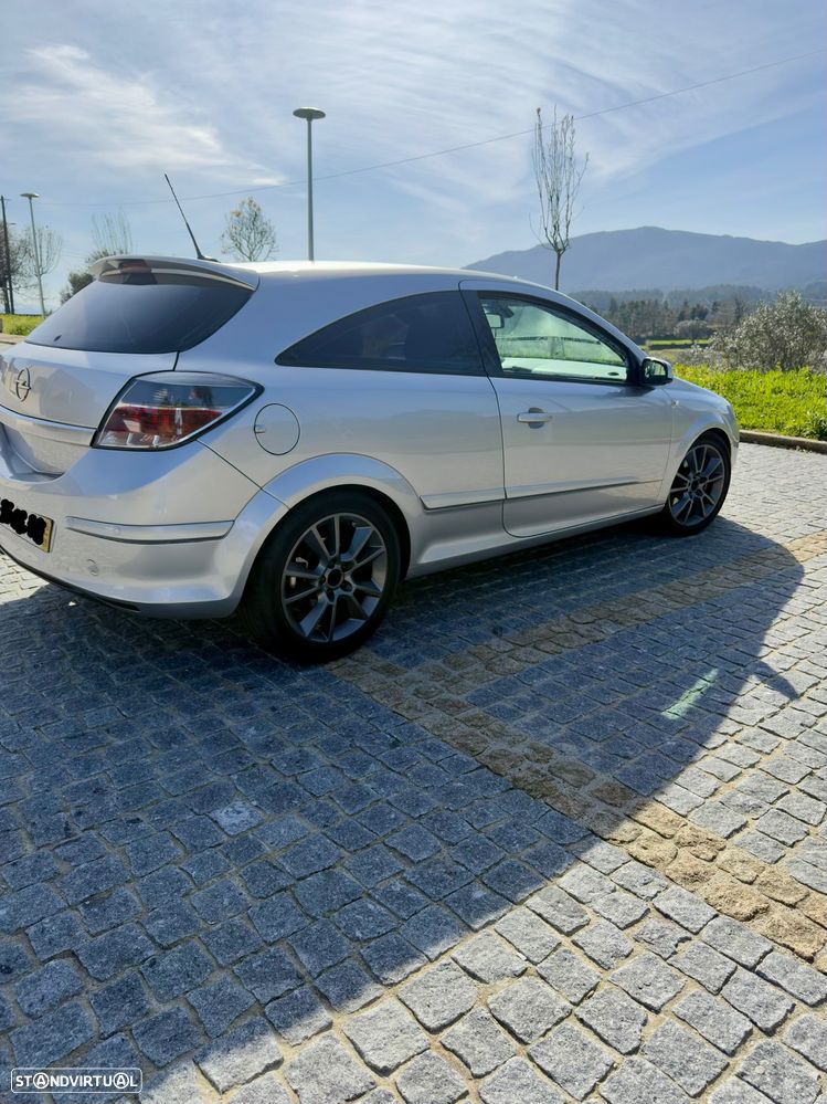 Opel Astra GTC 1.9 CDTI - 3